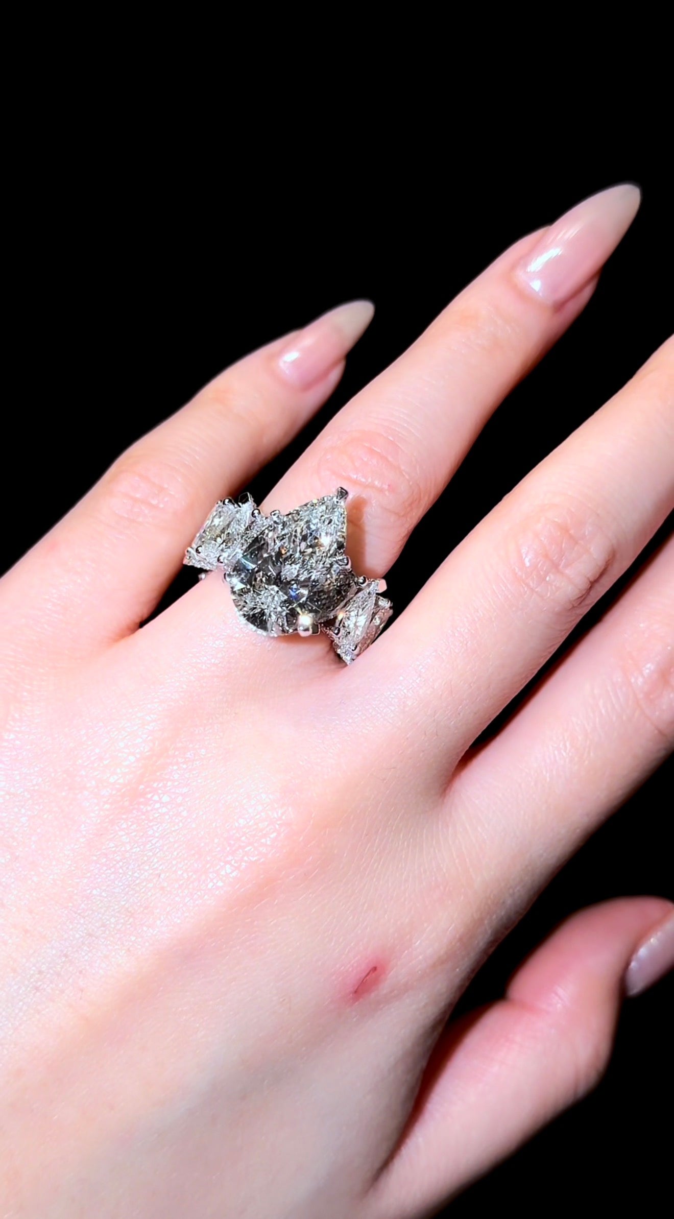 Pear Super Queen Ring