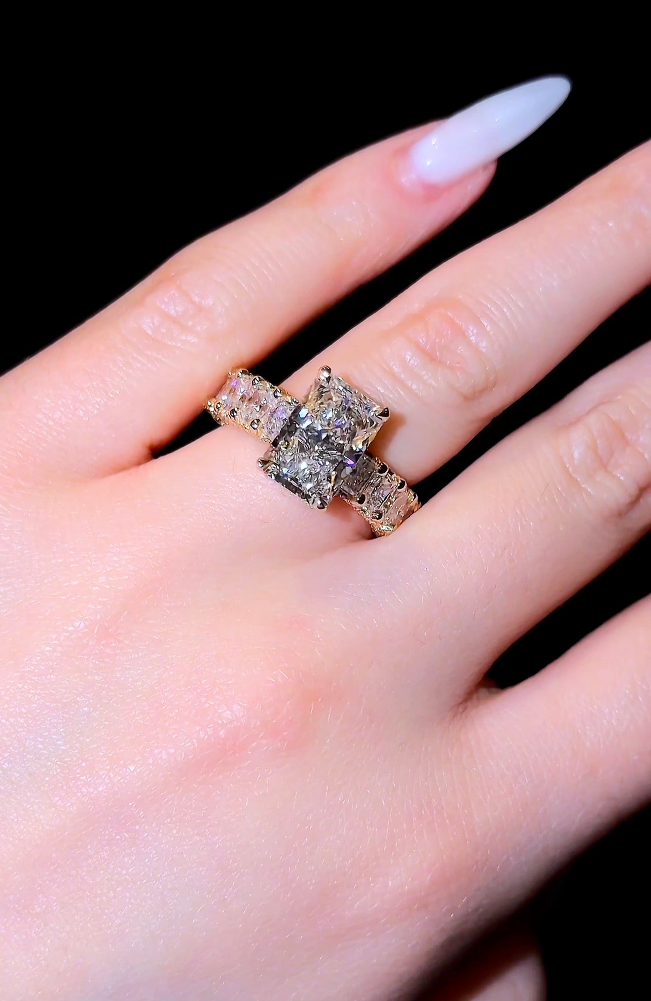 Radiant Queen Ring