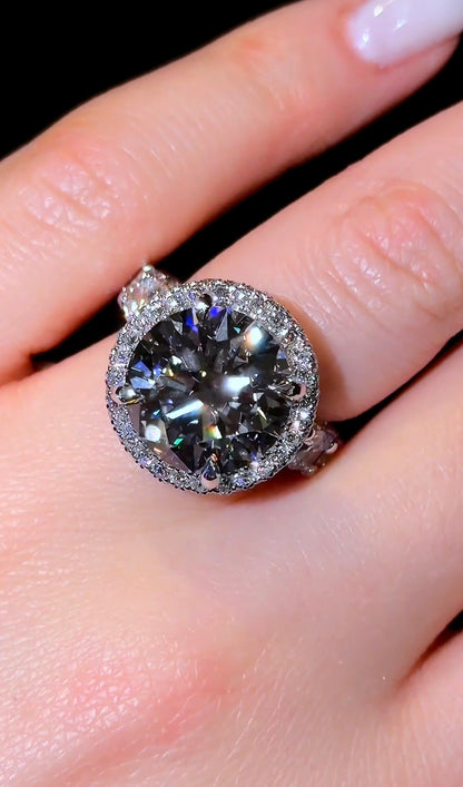 Traditional Round Flower Queen Ring