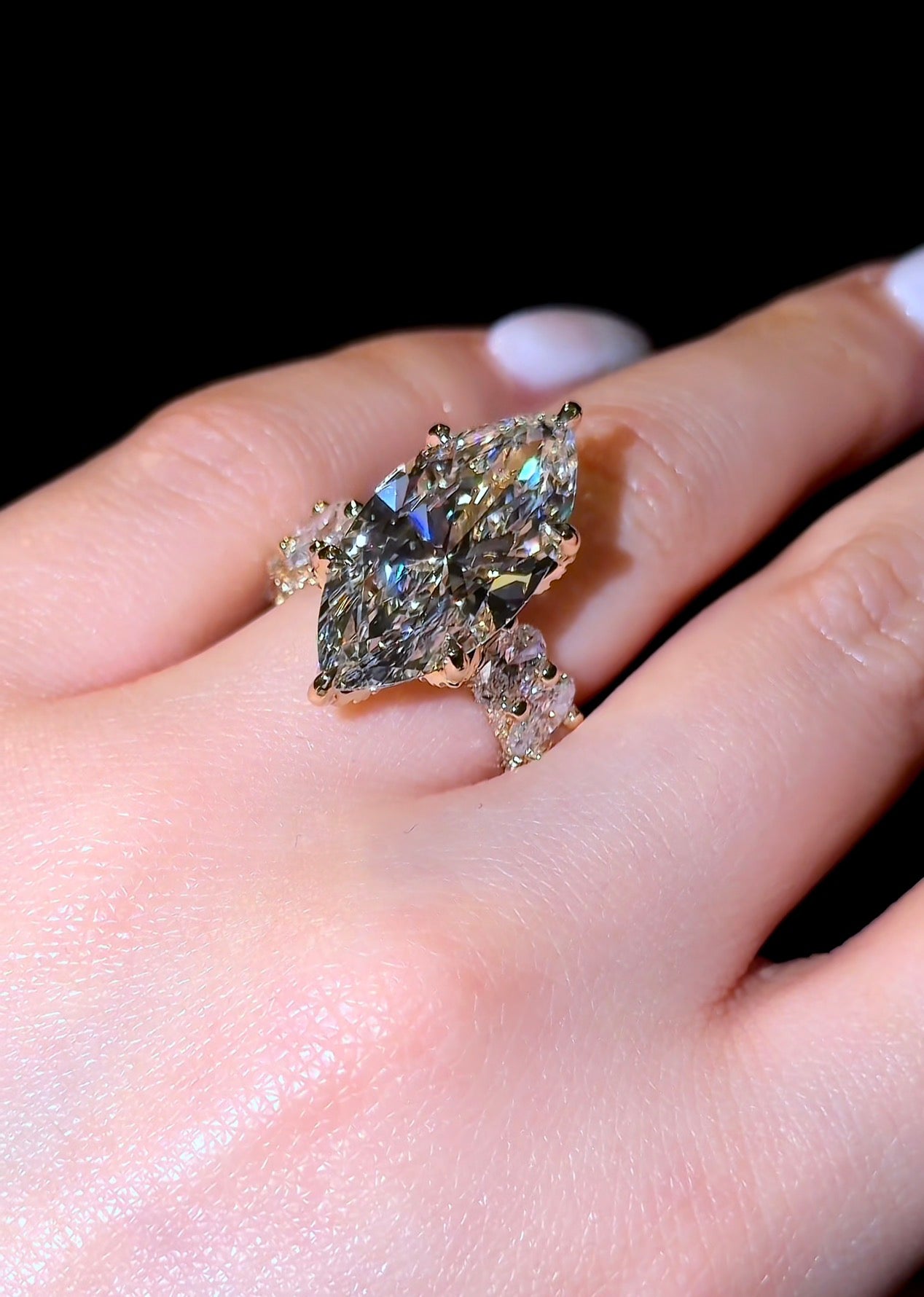 Marquise Flower Super Queen