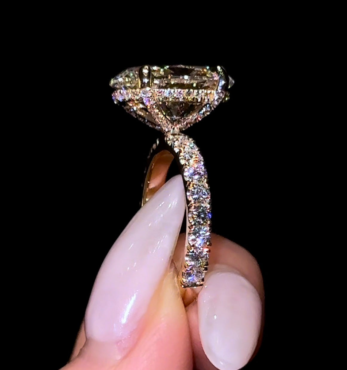 Oval Pavé Everything