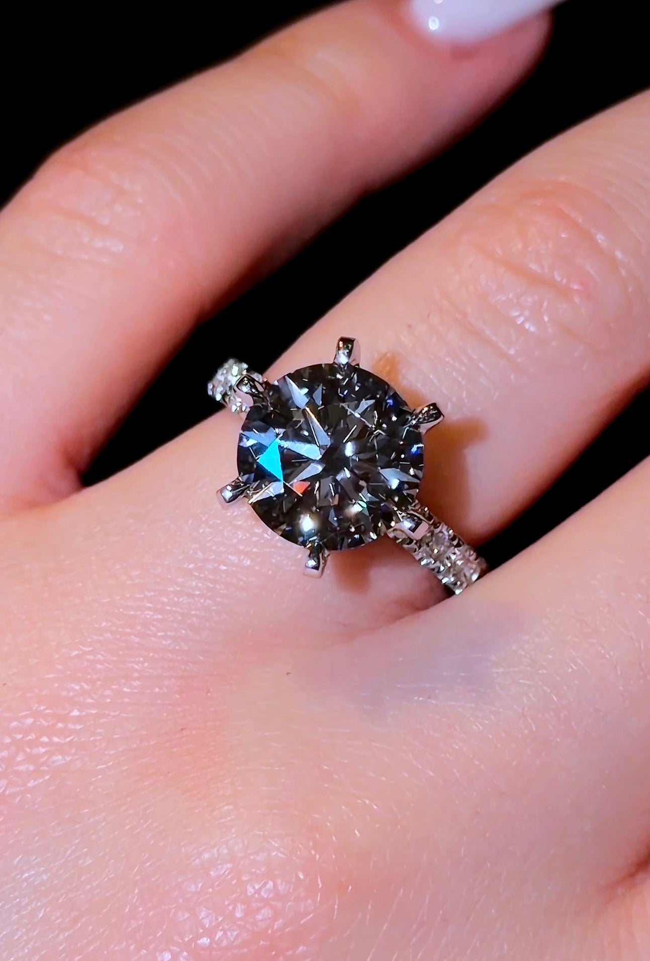 Round Pavé Everything