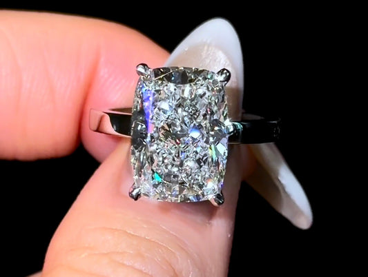 Cushion w/ Pavé Prongs