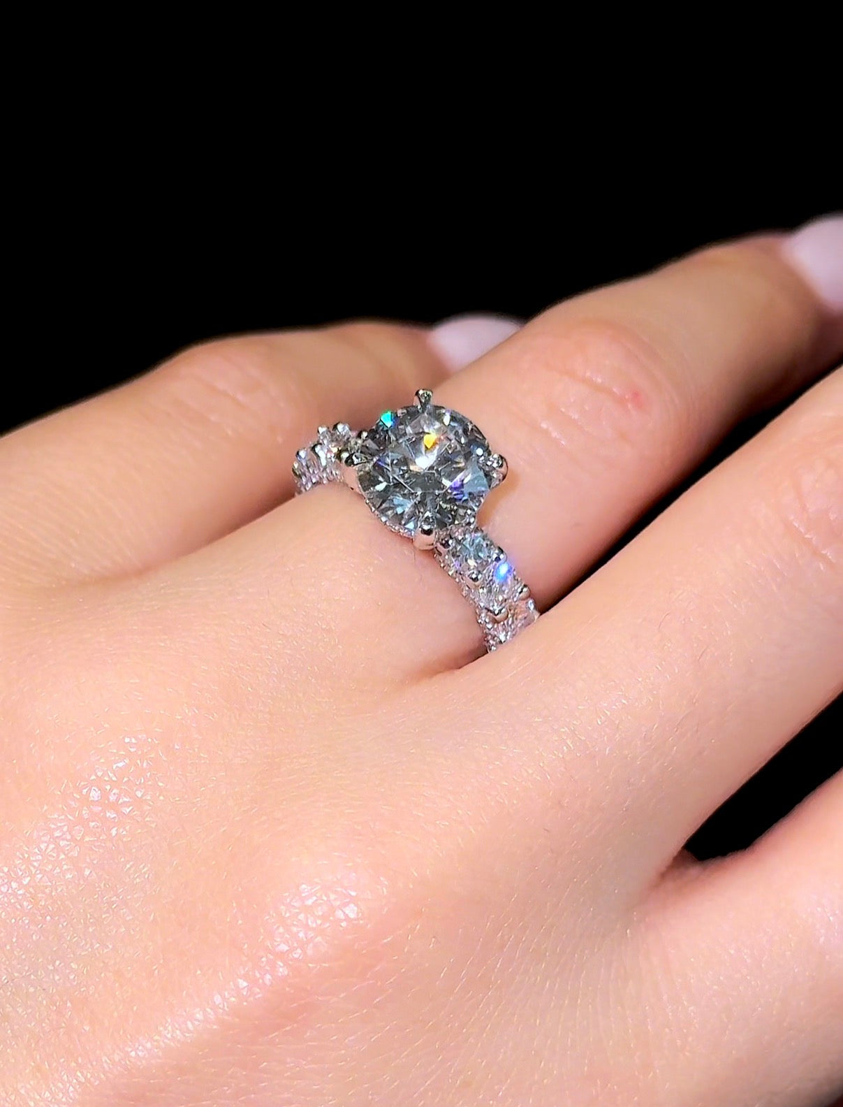 Round Queen Ring