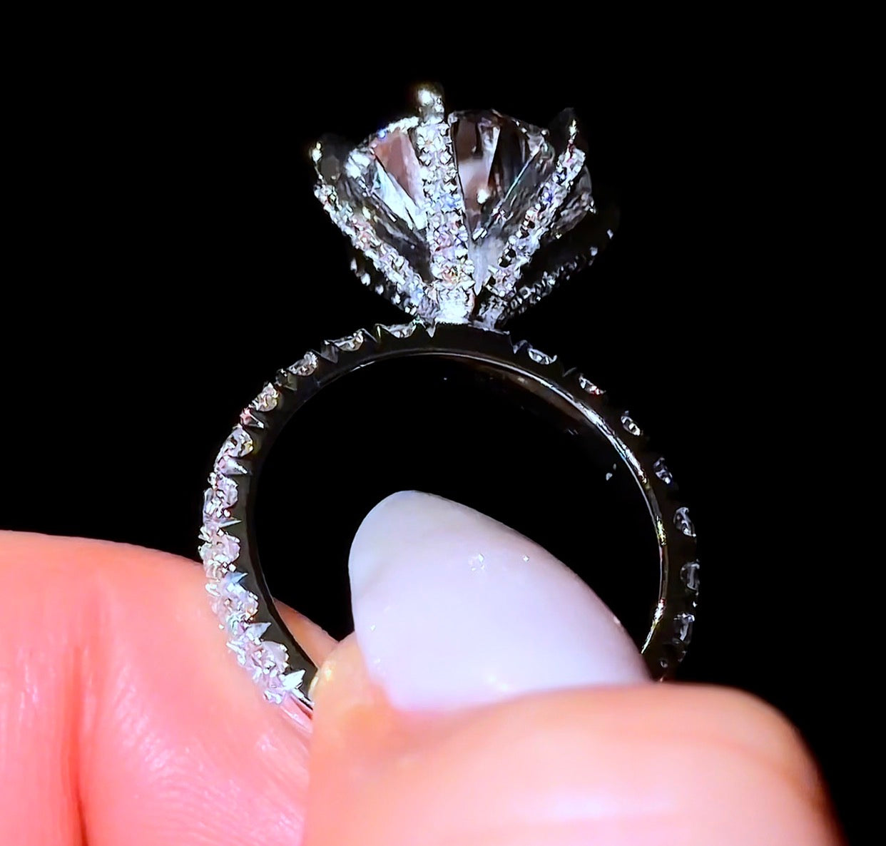 Round Pavé Everything