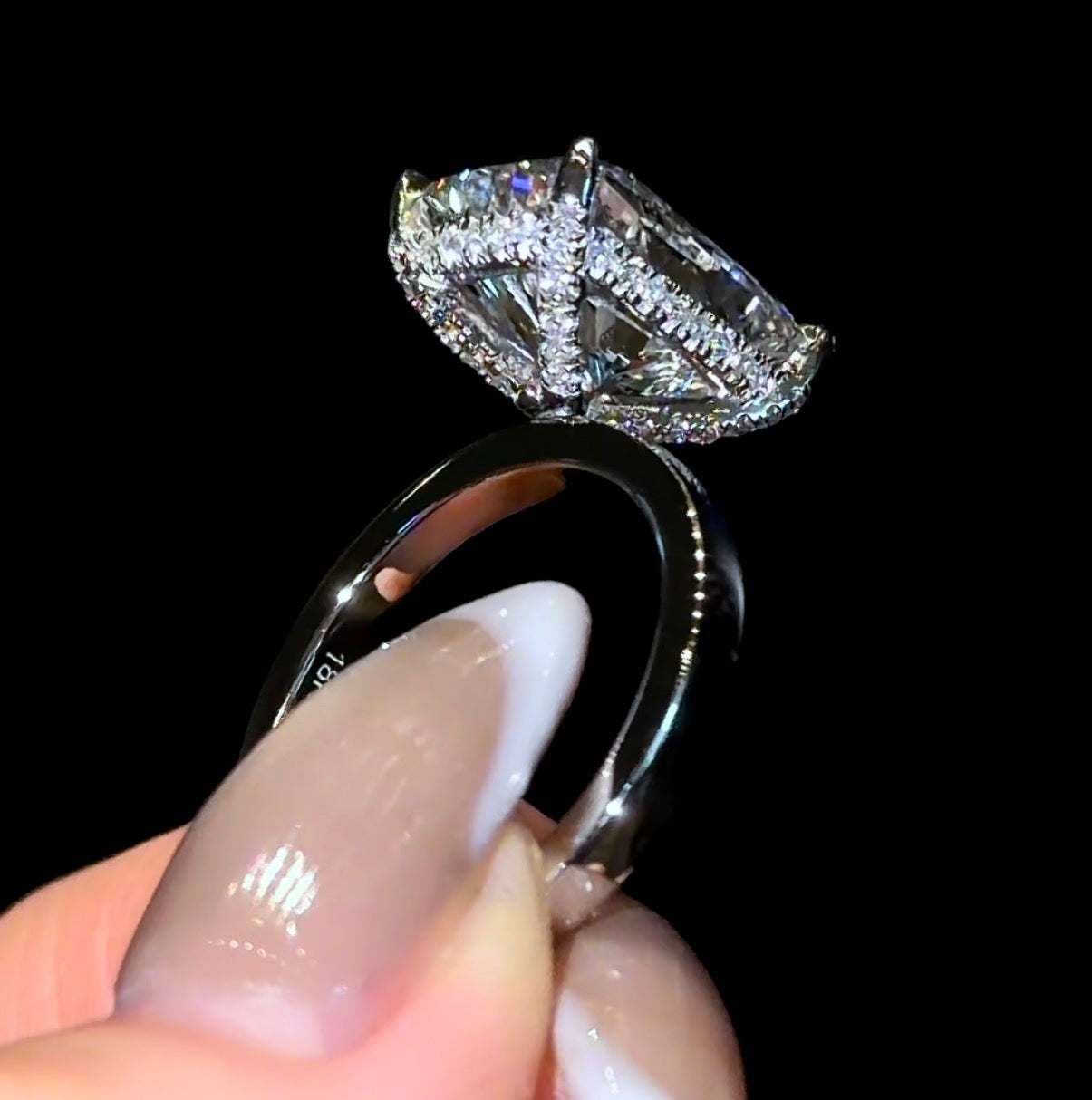 Cushion w/ Pavé Prongs