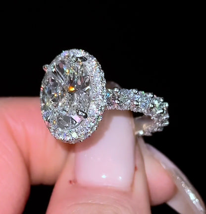 Traditional Oval Heiress