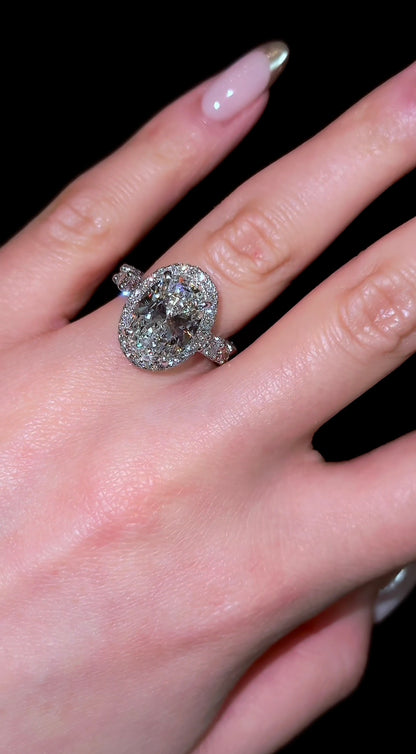 Traditional Oval Heiress