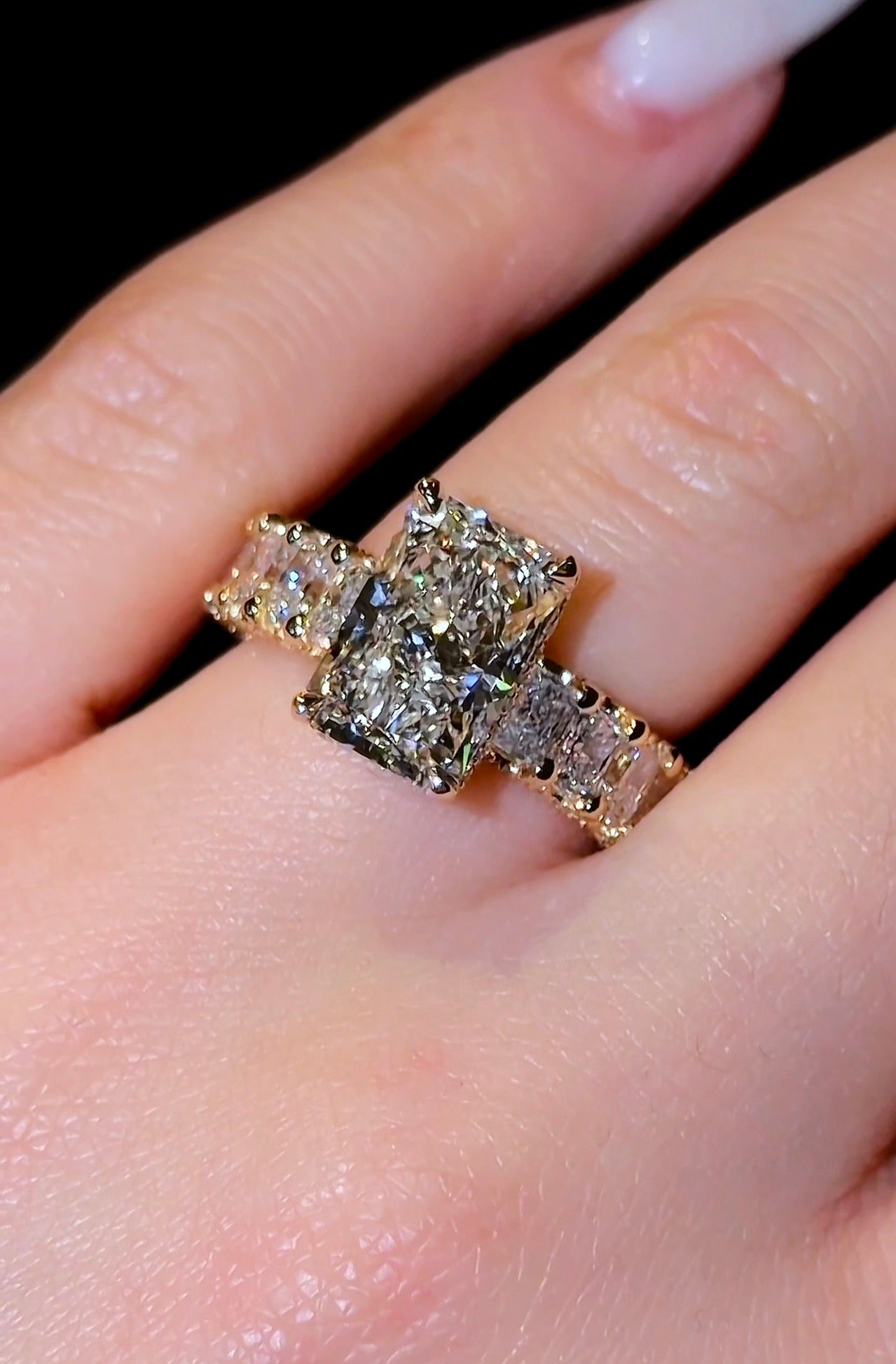 Radiant Queen Ring