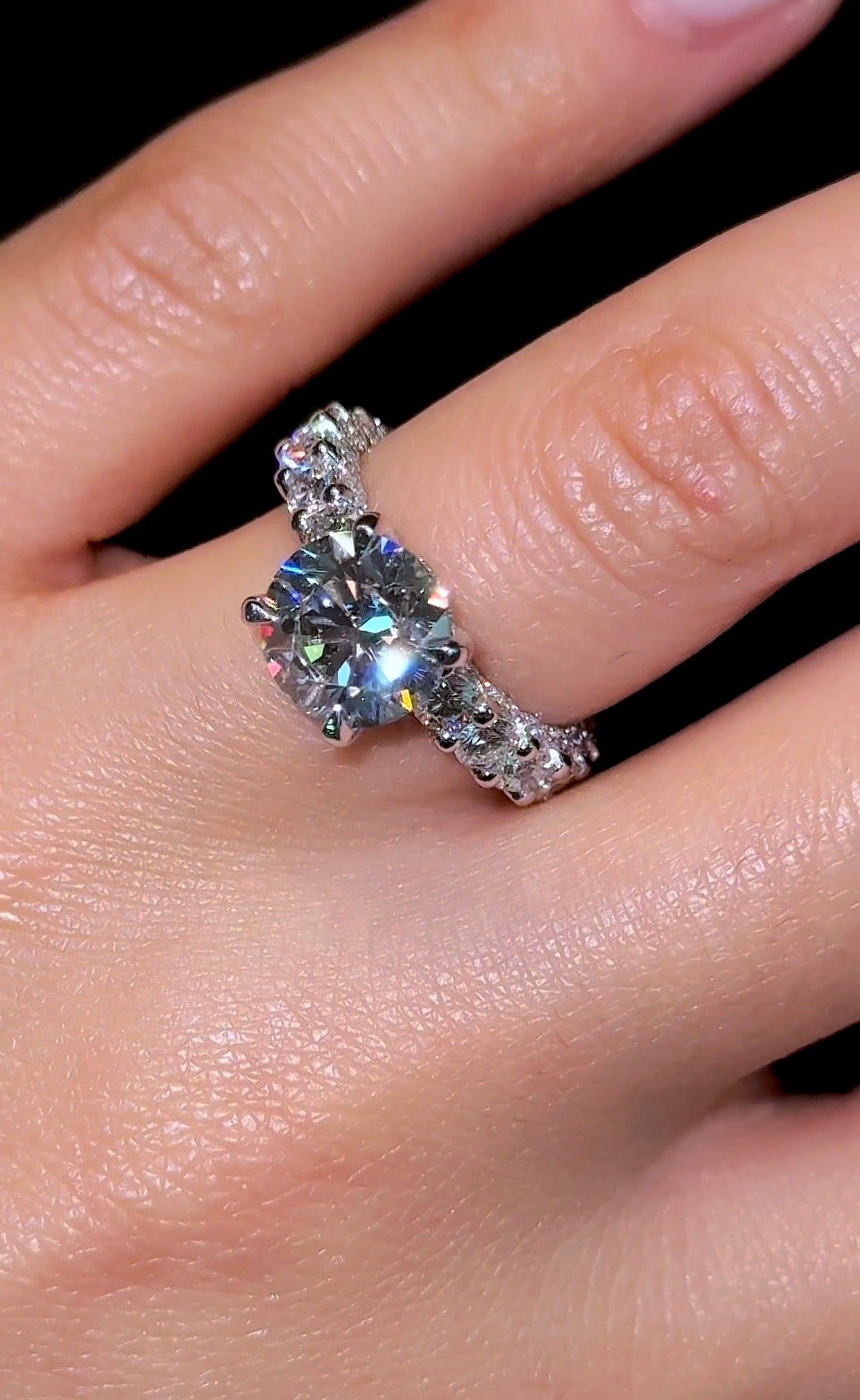 Round Queen Ring