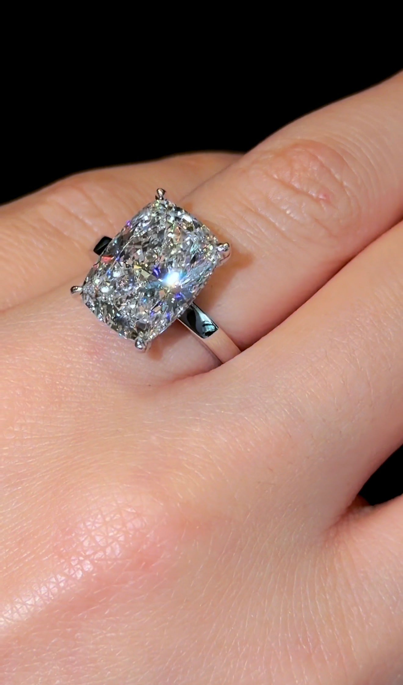 Cushion w/ Pavé Prongs