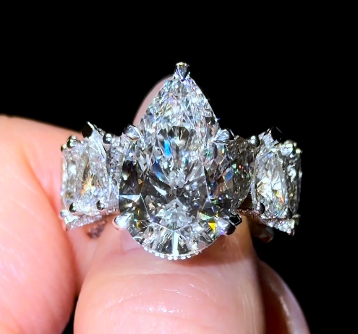 Pear Super Queen Ring