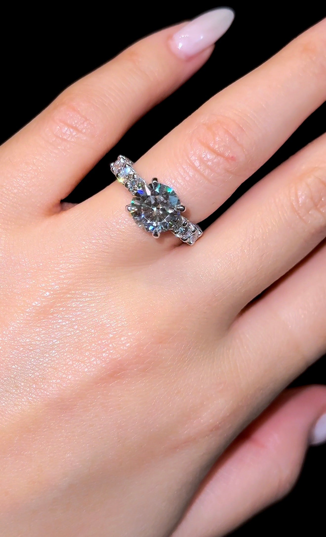 Round Queen Ring