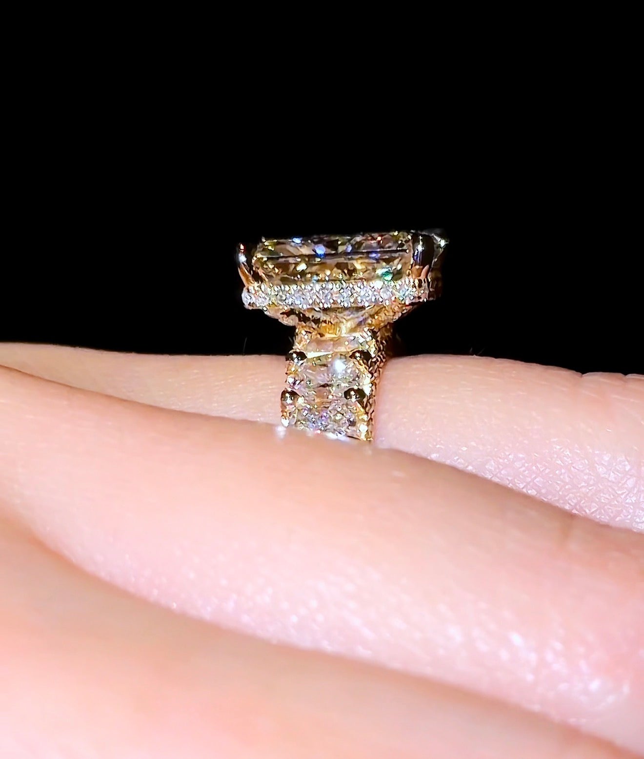 Radiant Queen Ring