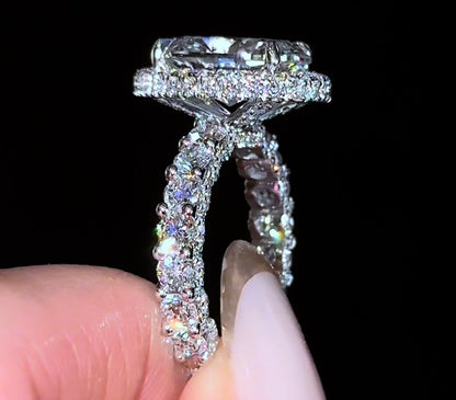 Traditional Oval Heiress