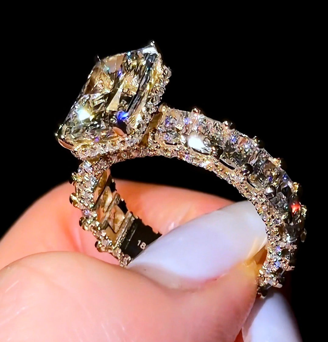 Radiant Queen Ring