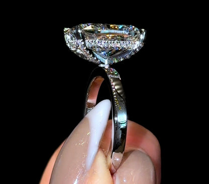 Cushion w/ Pavé Prongs