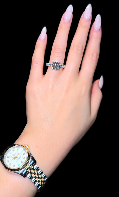 Round Queen Ring
