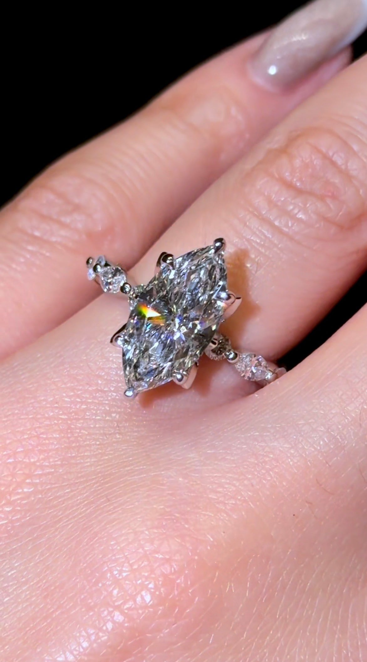 Marquise Hidden Halo Tierra