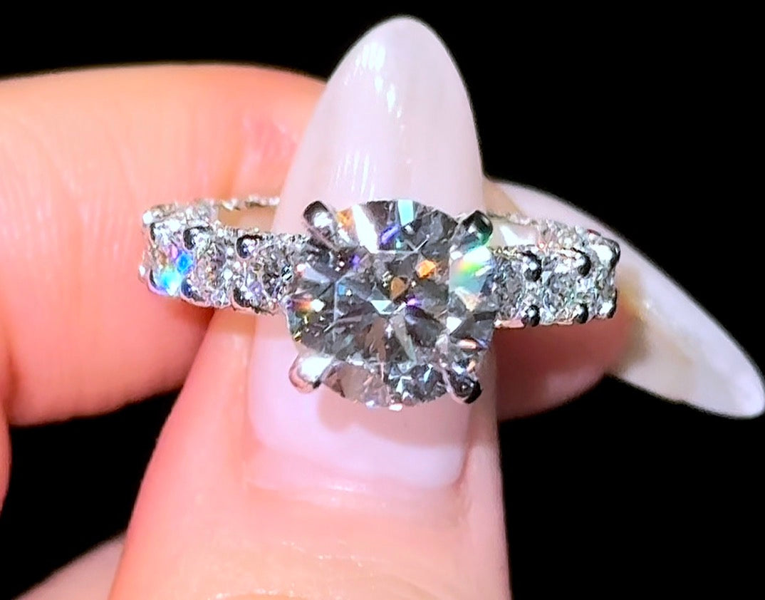 Round Queen Ring