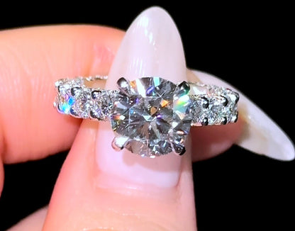 Round Queen Ring