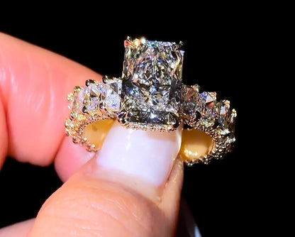 Radiant Queen Ring