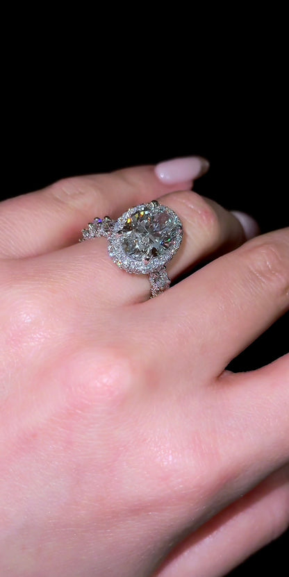 Traditional Oval Heiress