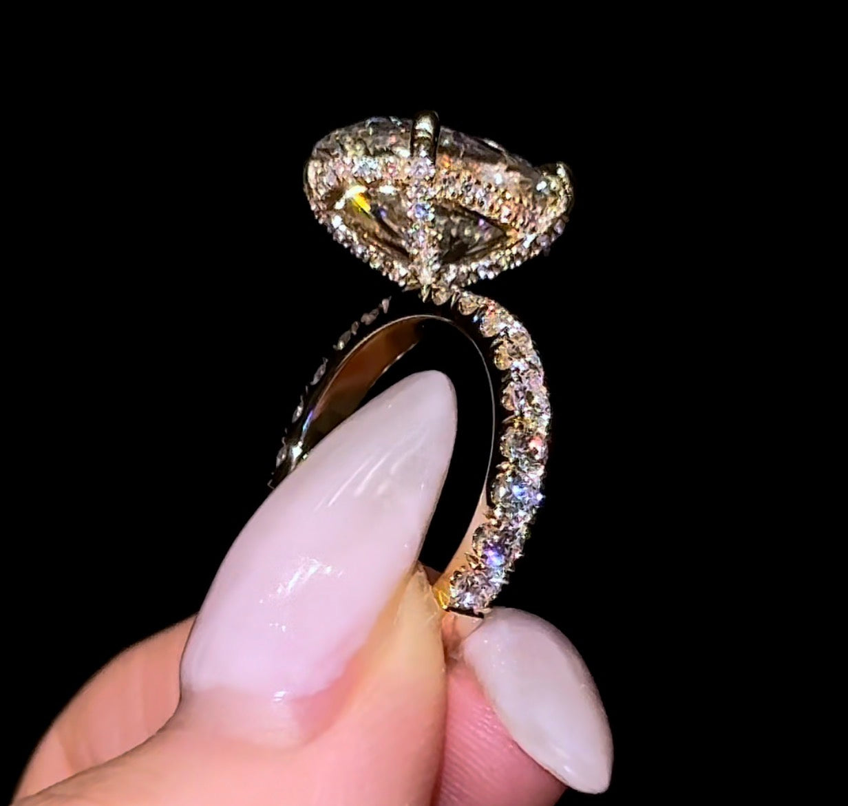 Oval Pavé Everything