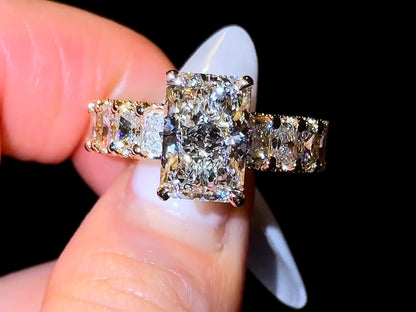 Radiant Queen Ring