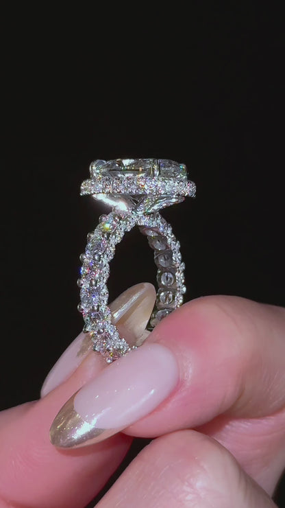 Traditional Oval Heiress