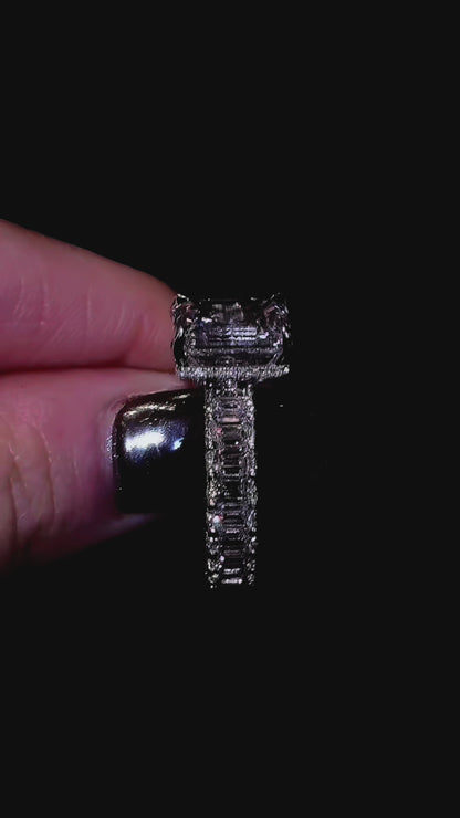 祖母绿皇后戒指